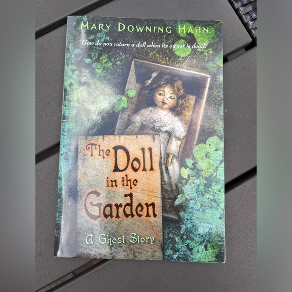 TWO PAPERBACK BOOKS - Picture 5 of 7